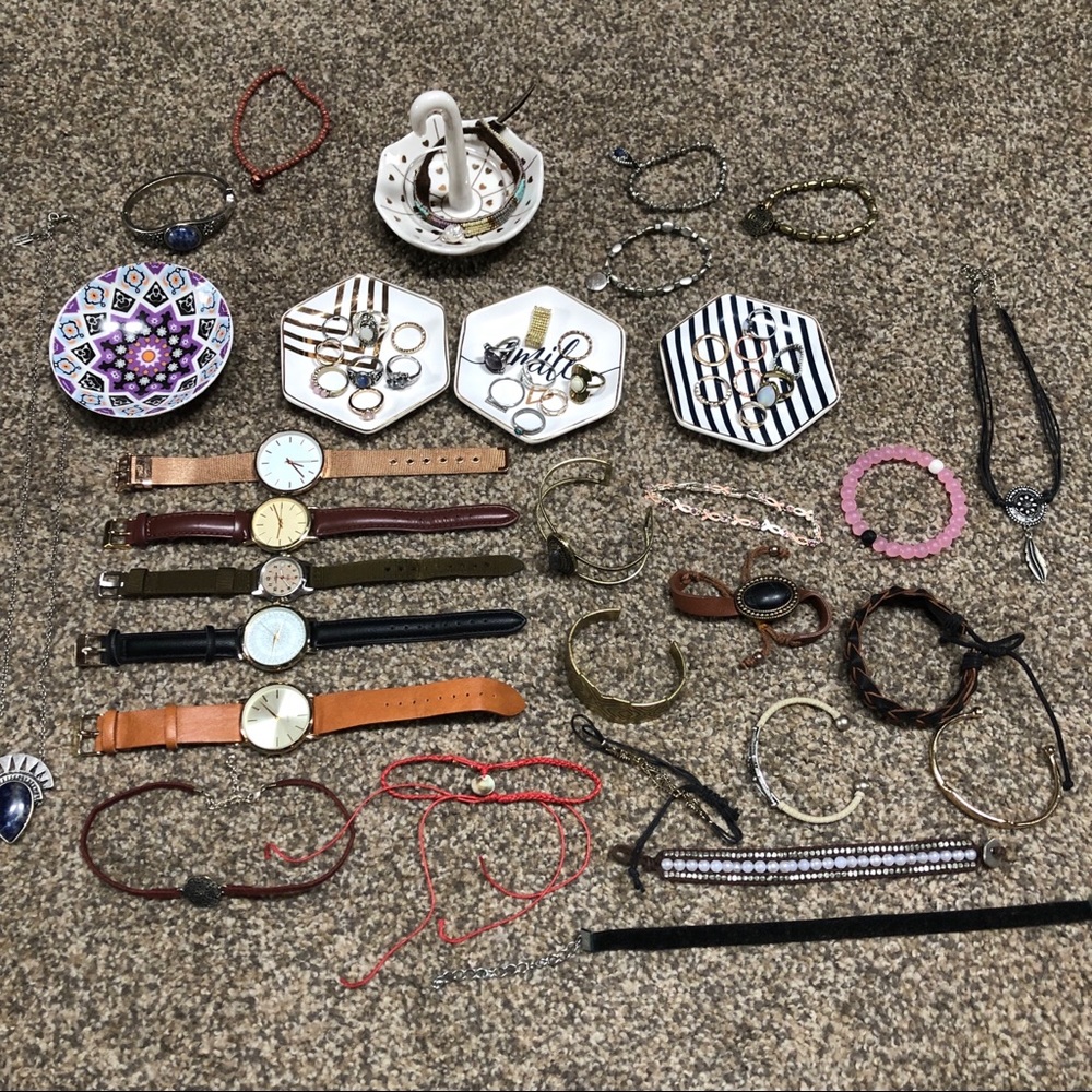 Huge jewelry and jewelry dish bundle!